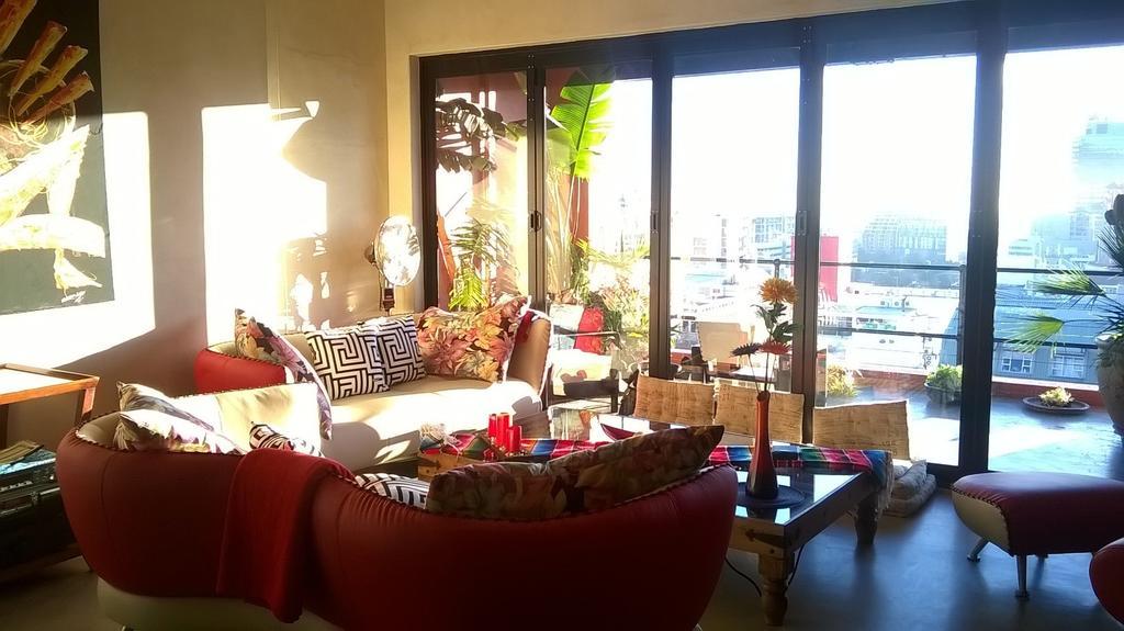 Manhattan Place Apartment